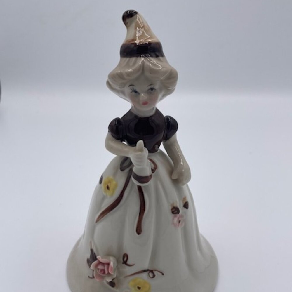 VINTAGE BRINNS WOMAN PORCELAIN BELL PGH PA TAIWAN GOOD CONDITION